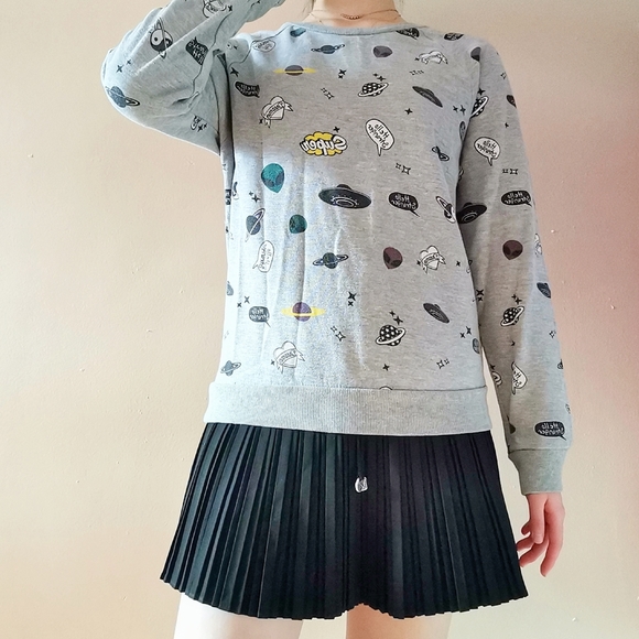 🖤 Alien Patterned Sweatshirt 🖤 - Picture 2 of 4